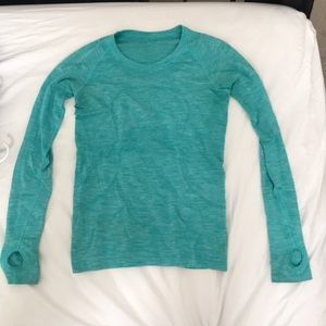 Long sleeve workout shirt